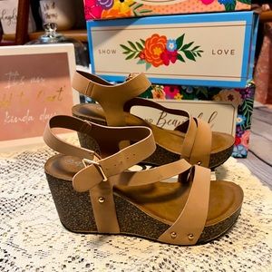 Strappy platform sandals